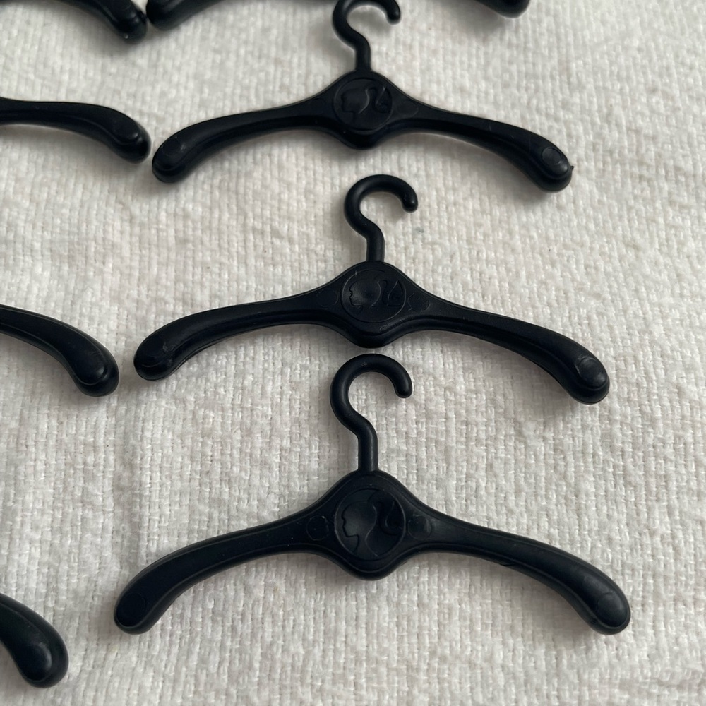 13 Barbie Clothes Hanger
Accessory Fashion Dolls Black 2" X
1.25" - Picture 3 of 5
